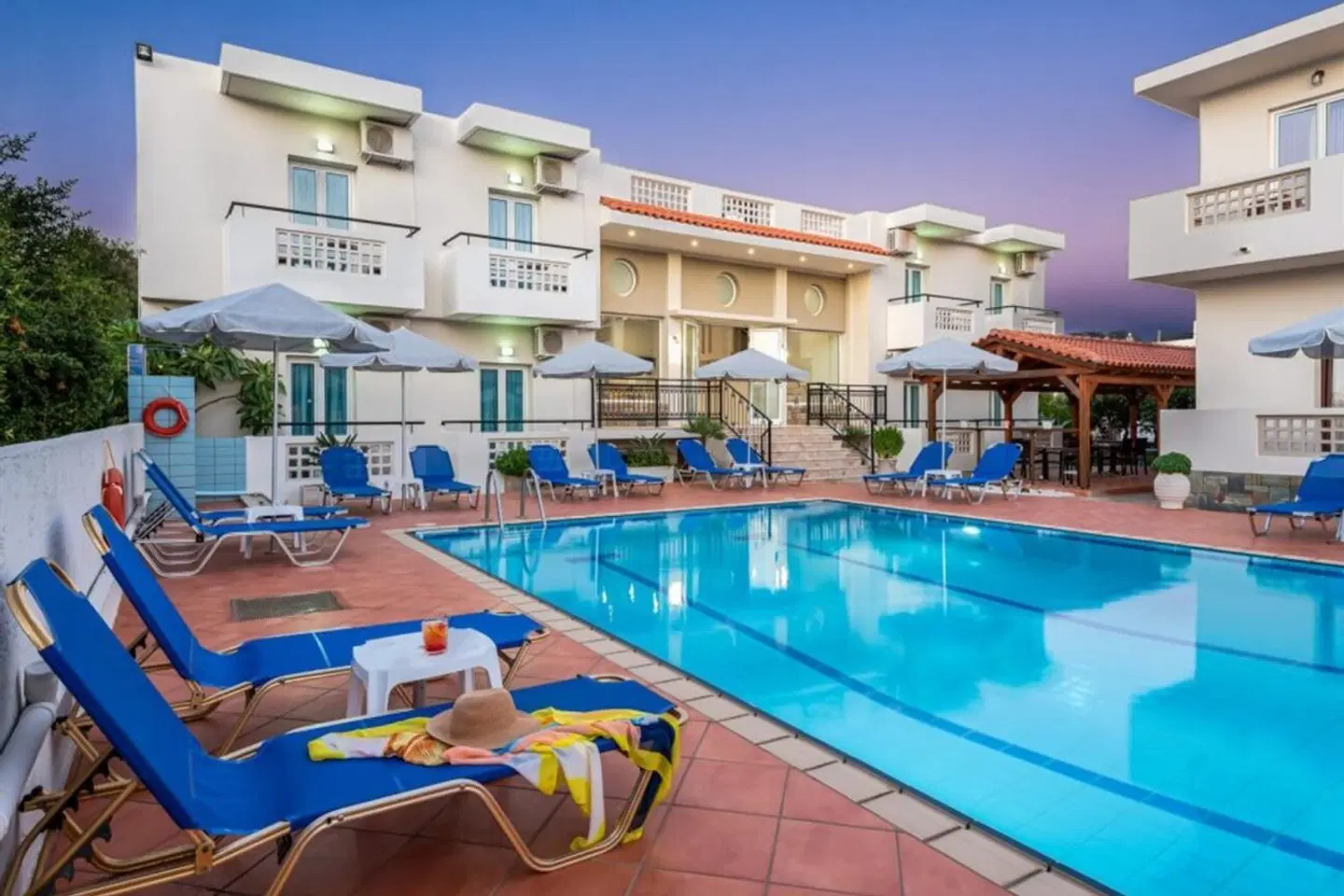 Sisi Breeze Hotel OUTDOOR_POOL