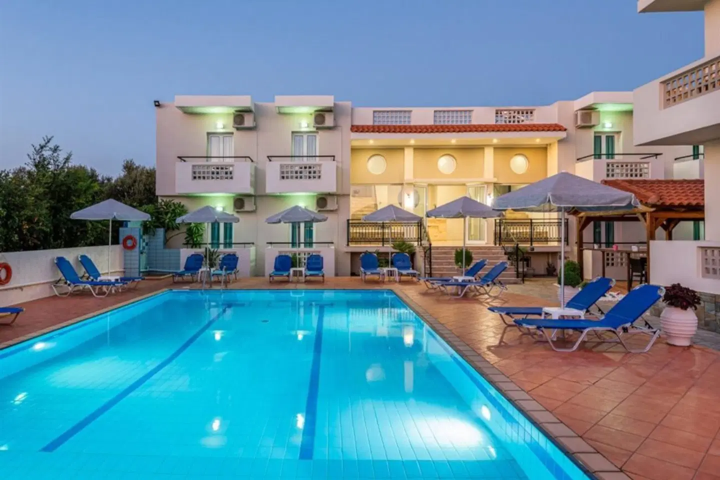 Sisi Breeze Hotel OUTDOOR_POOL