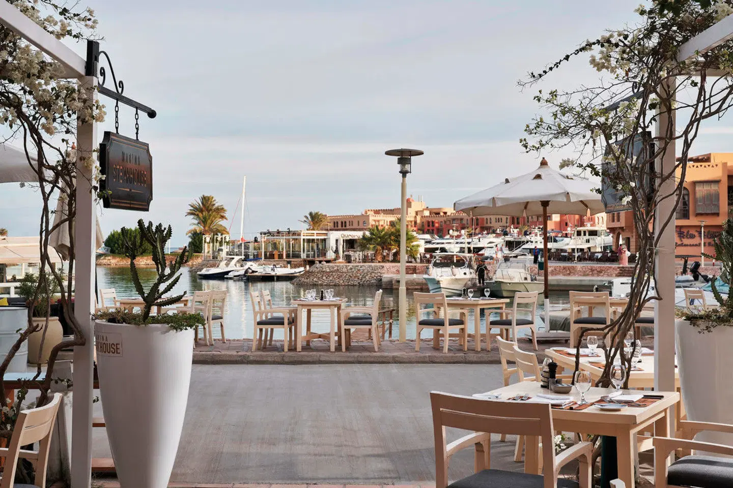 Captain's Inn Terrasse