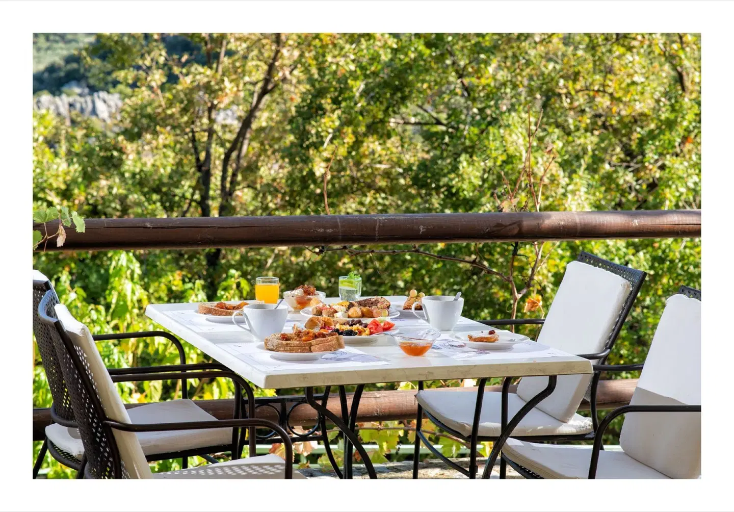 Enagron Ecotourism Village Terrasse