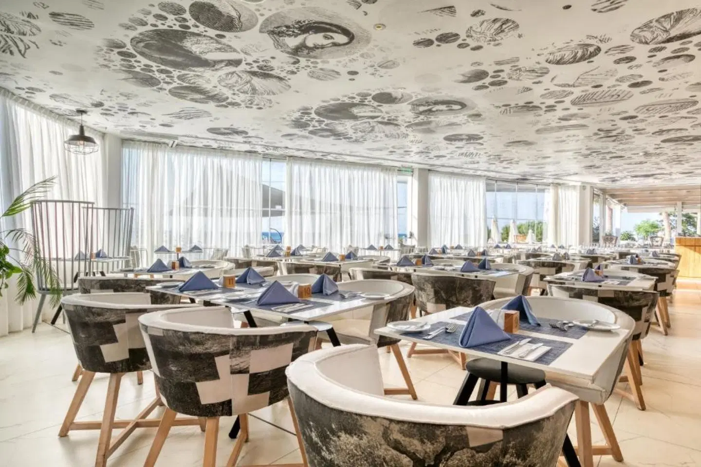 The King Jason Protaras - Adults Only Restaurant