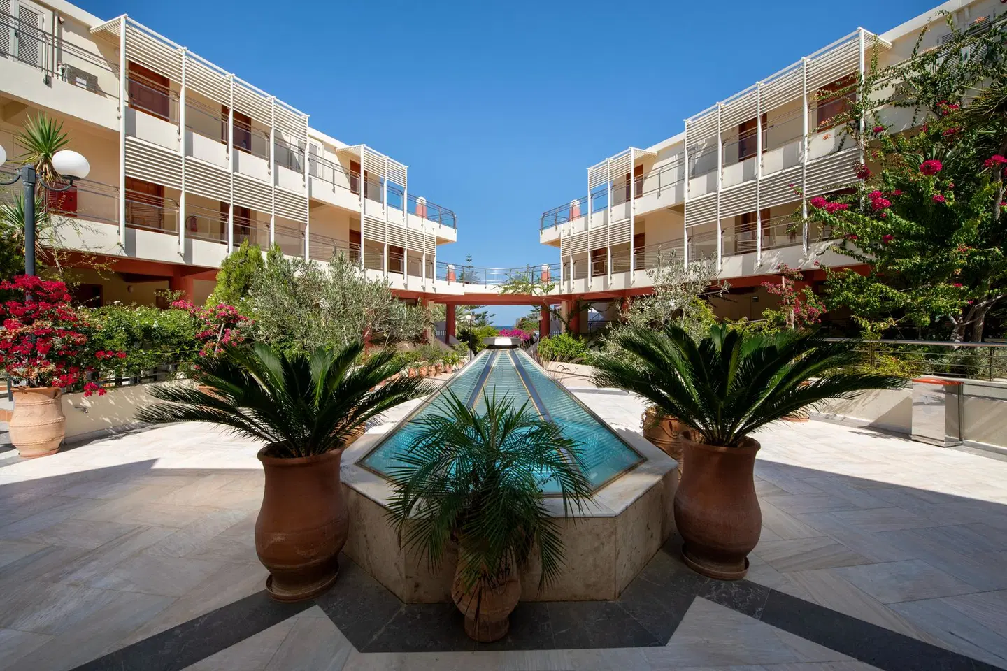 Hydramis Palace Beach Resort Terrasse