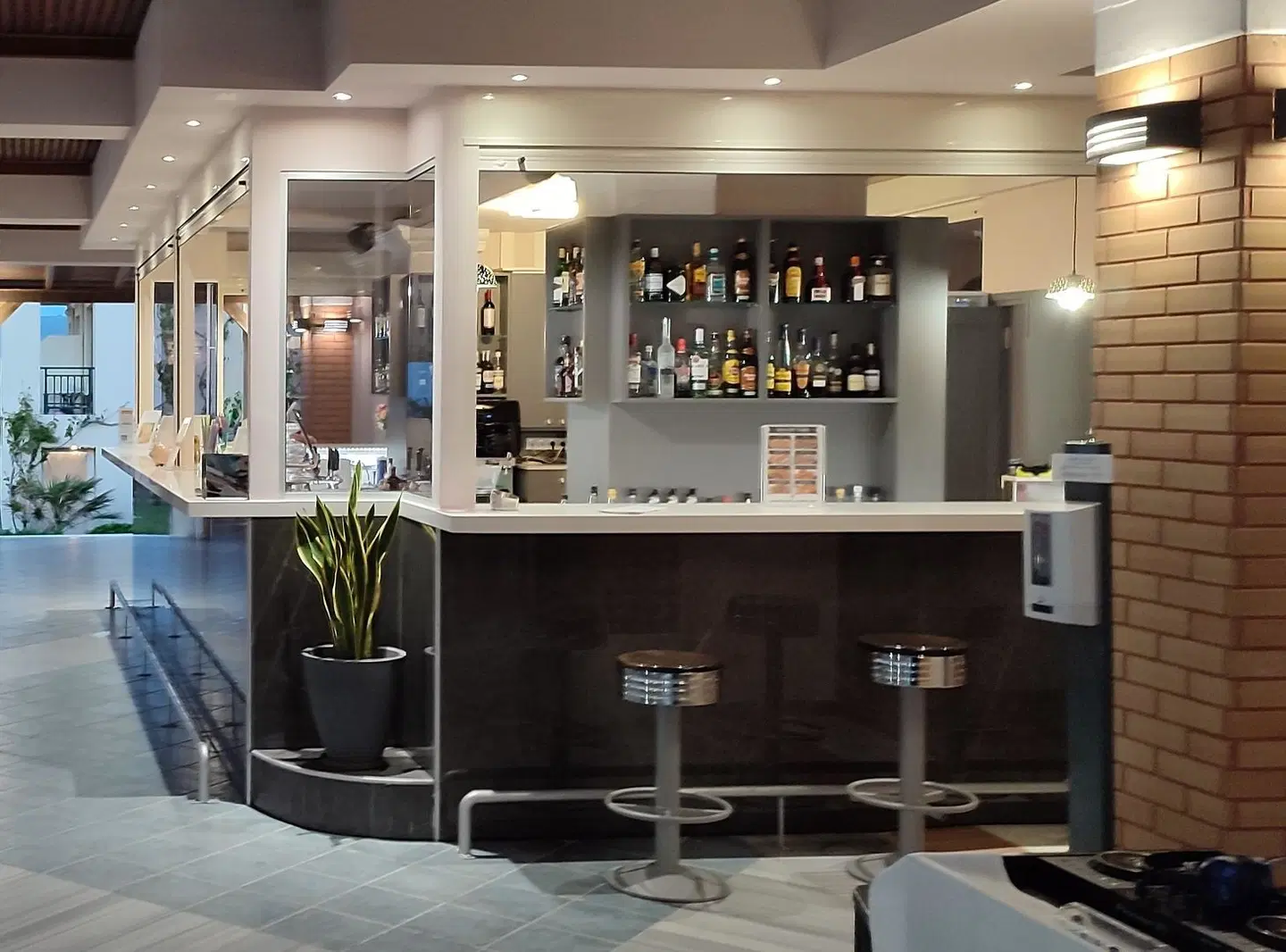 Hydramis Palace Beach Resort Bar