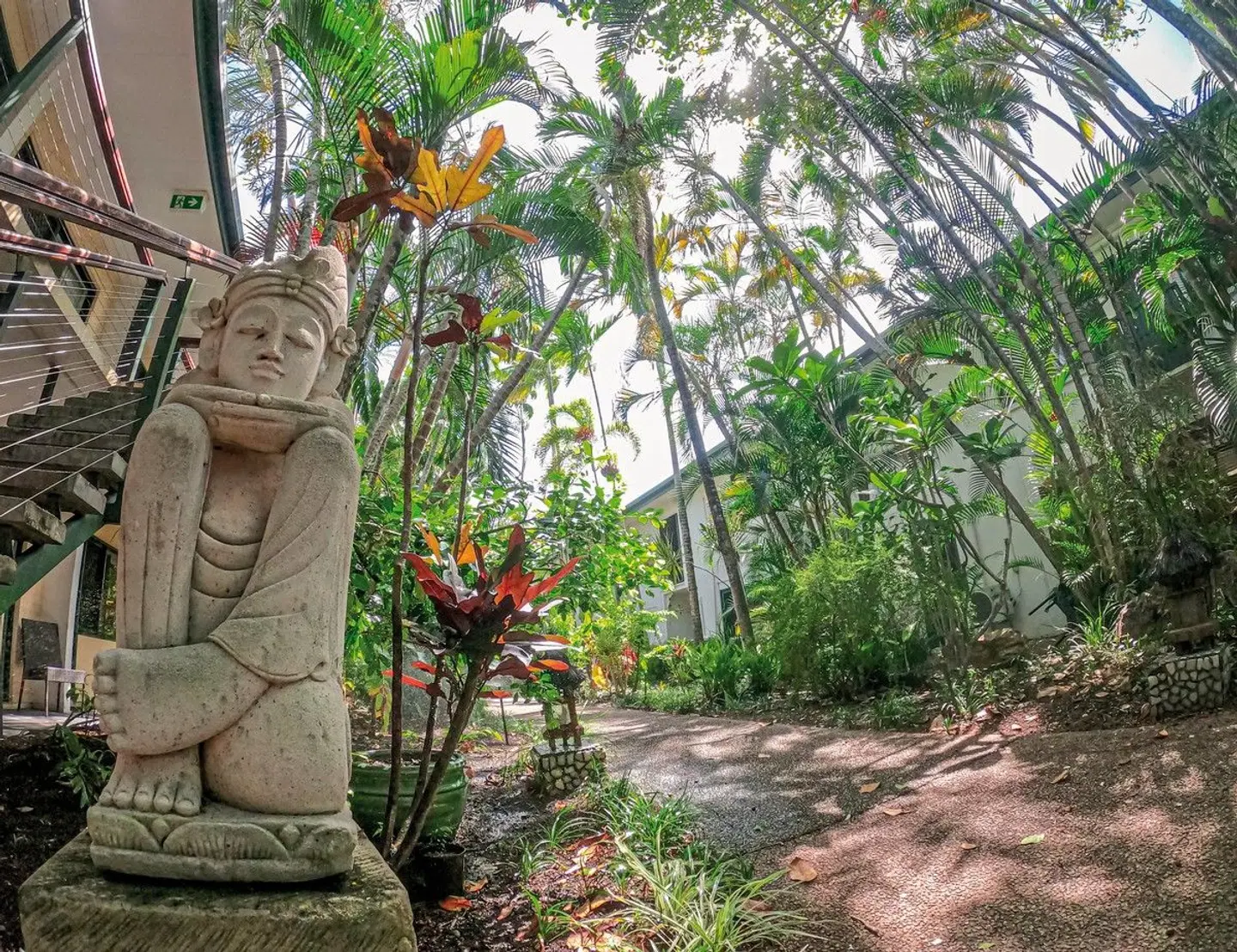 Bay Village Tropical Retreat Tiere