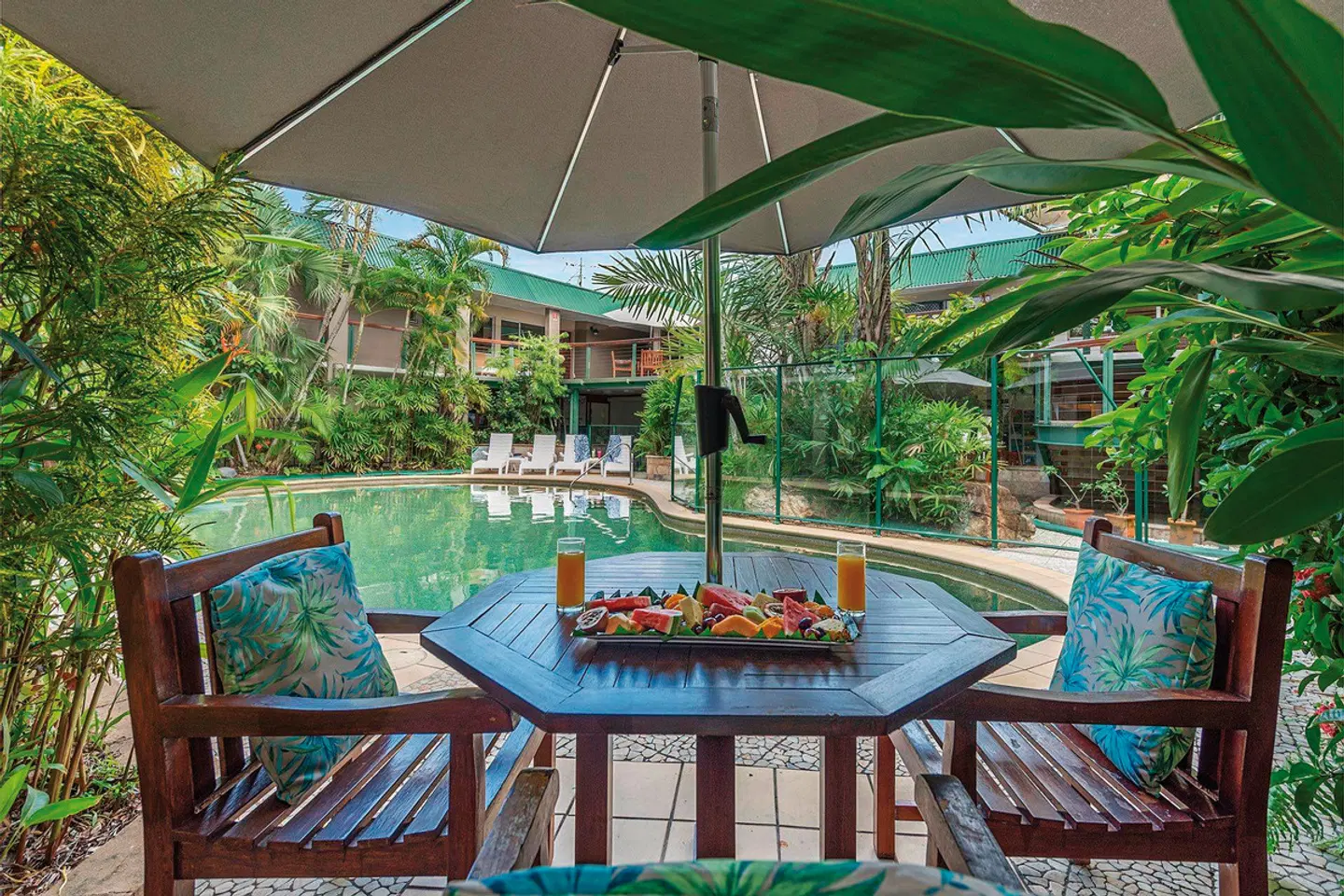 Bay Village Tropical Retreat Terrasse