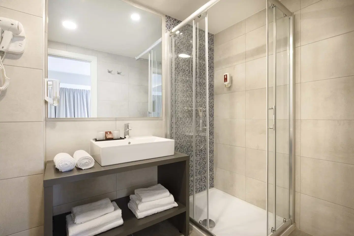 Remisens Hotel Albatros Badezimmer