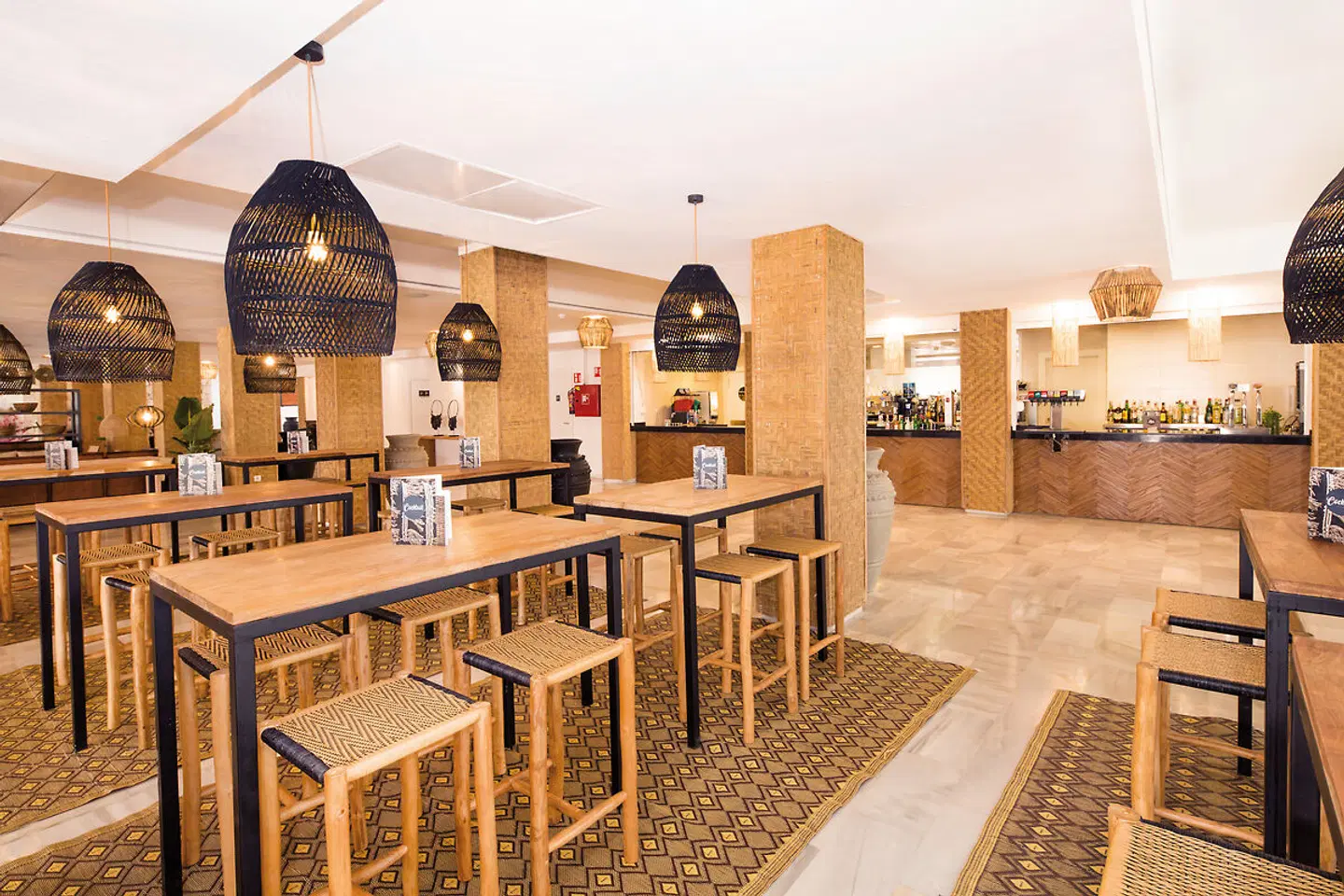 FERGUS Style Bahamas Bar