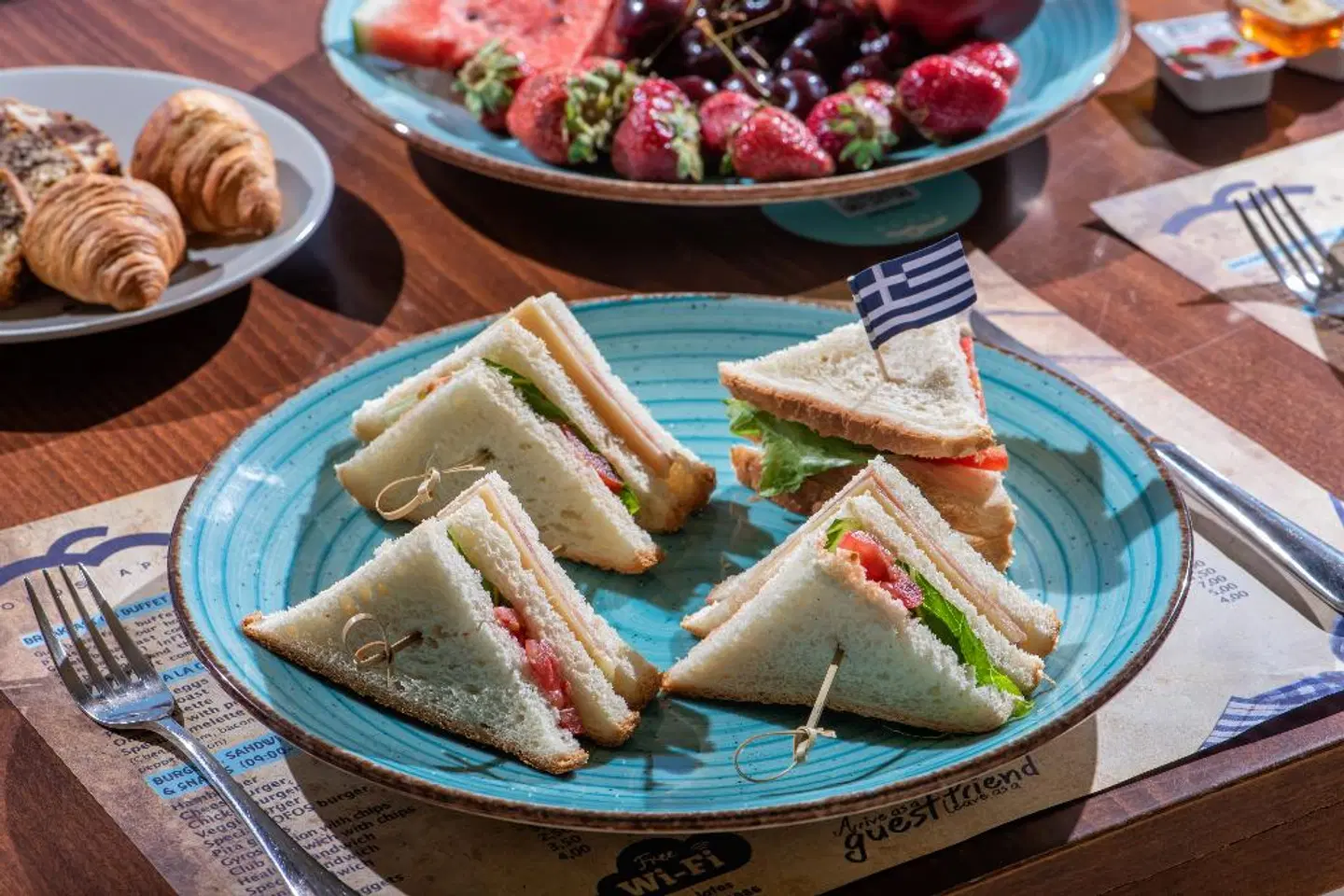 Lofos Apartments PEOPLE