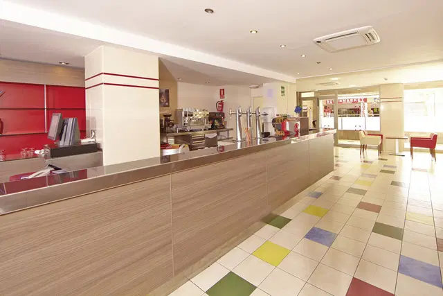 MLL Caribbean Bay LOUNGE_LOBBY