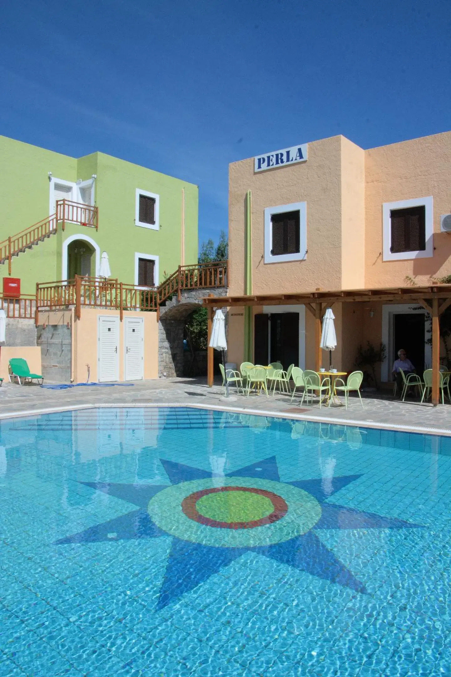 Perla Apartments OUTDOOR_POOL