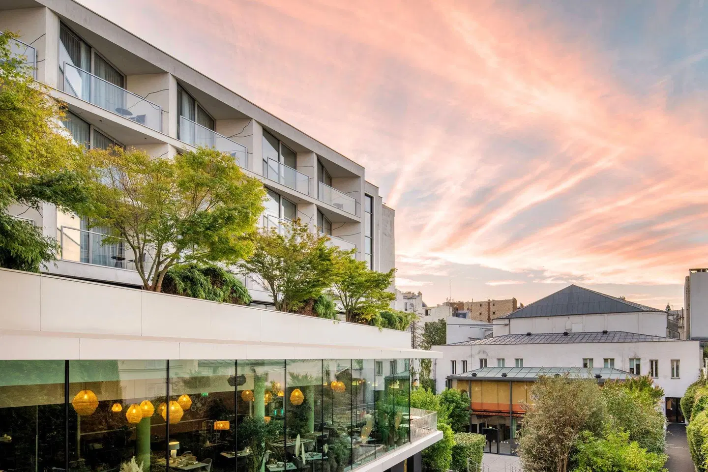 Renaissance Paris Arc de Triomphe Hotel EXTERIOR