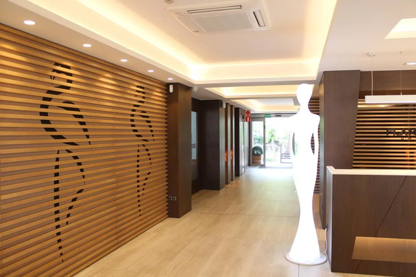 Checkin Flamingo LOUNGE_LOBBY