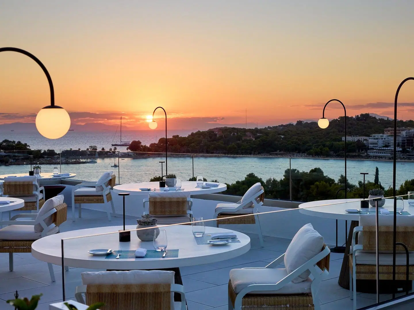 The Roc Club,A Grecotel Hotel to Live Restaurant