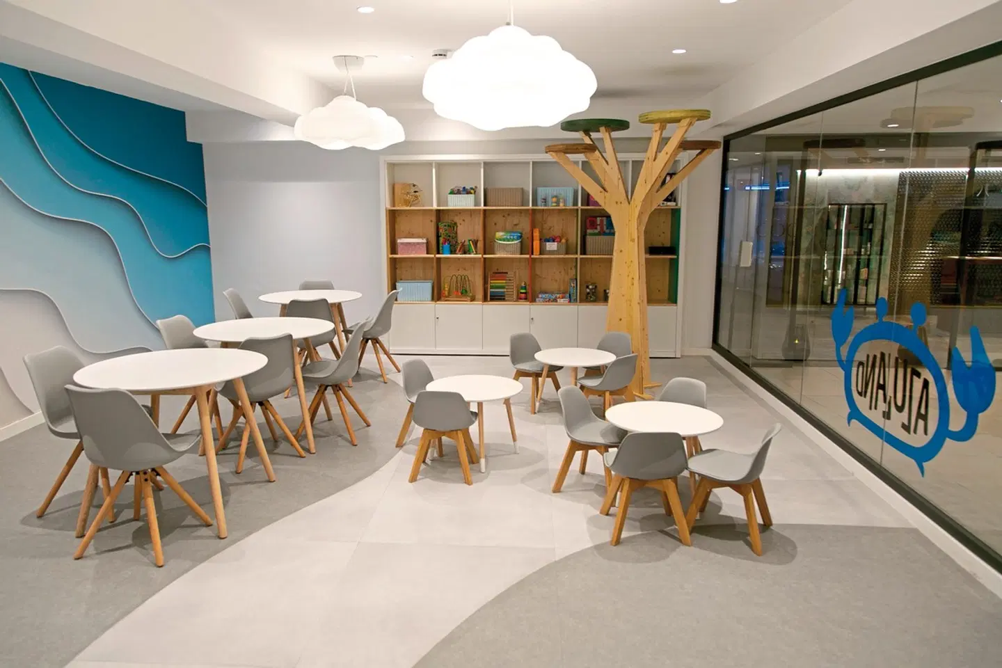 L'Azure Hotel Restaurant