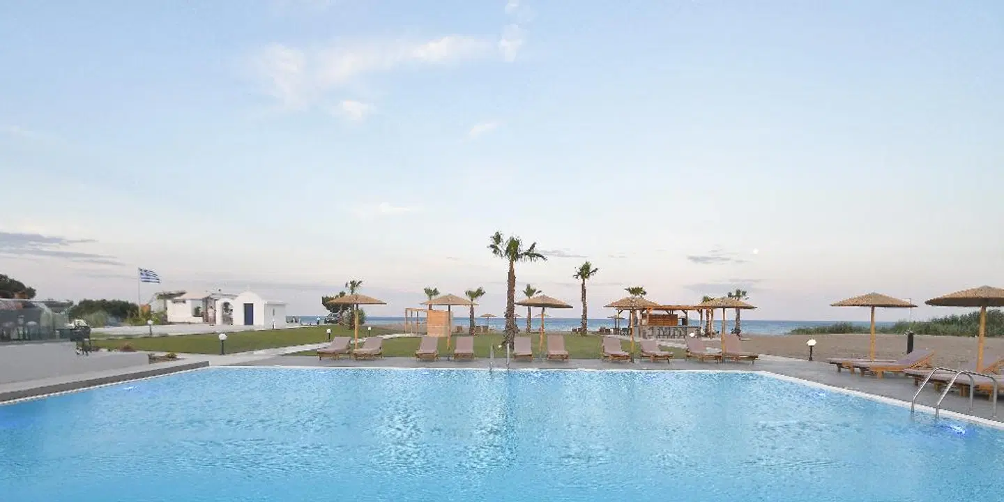 Evita Bay OUTDOOR_POOL