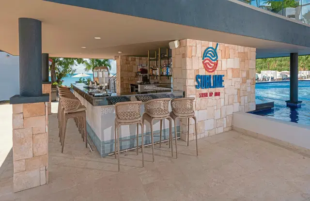 Royalton CHIC Antigua Bar