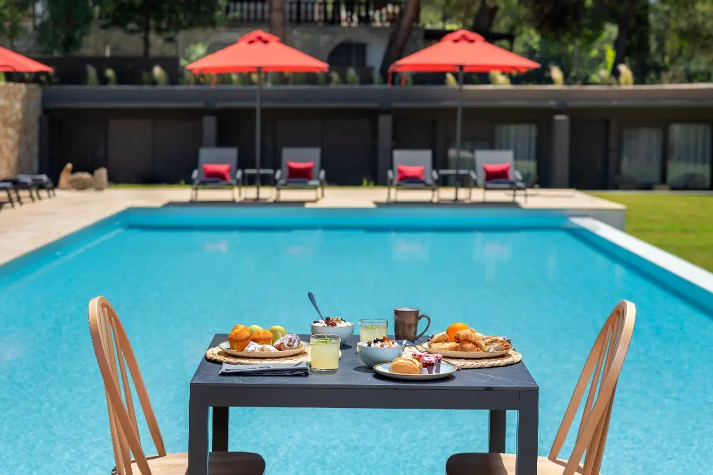 AMANTES VILLAS AND SUITES OUTDOOR_POOL