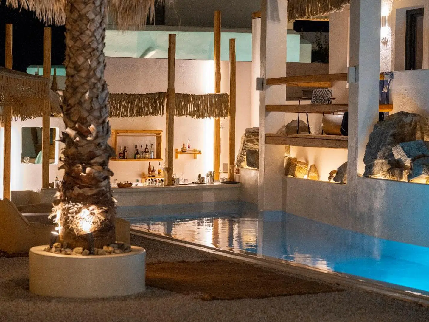 Sandaya Luxury Suites OUTDOOR_POOL