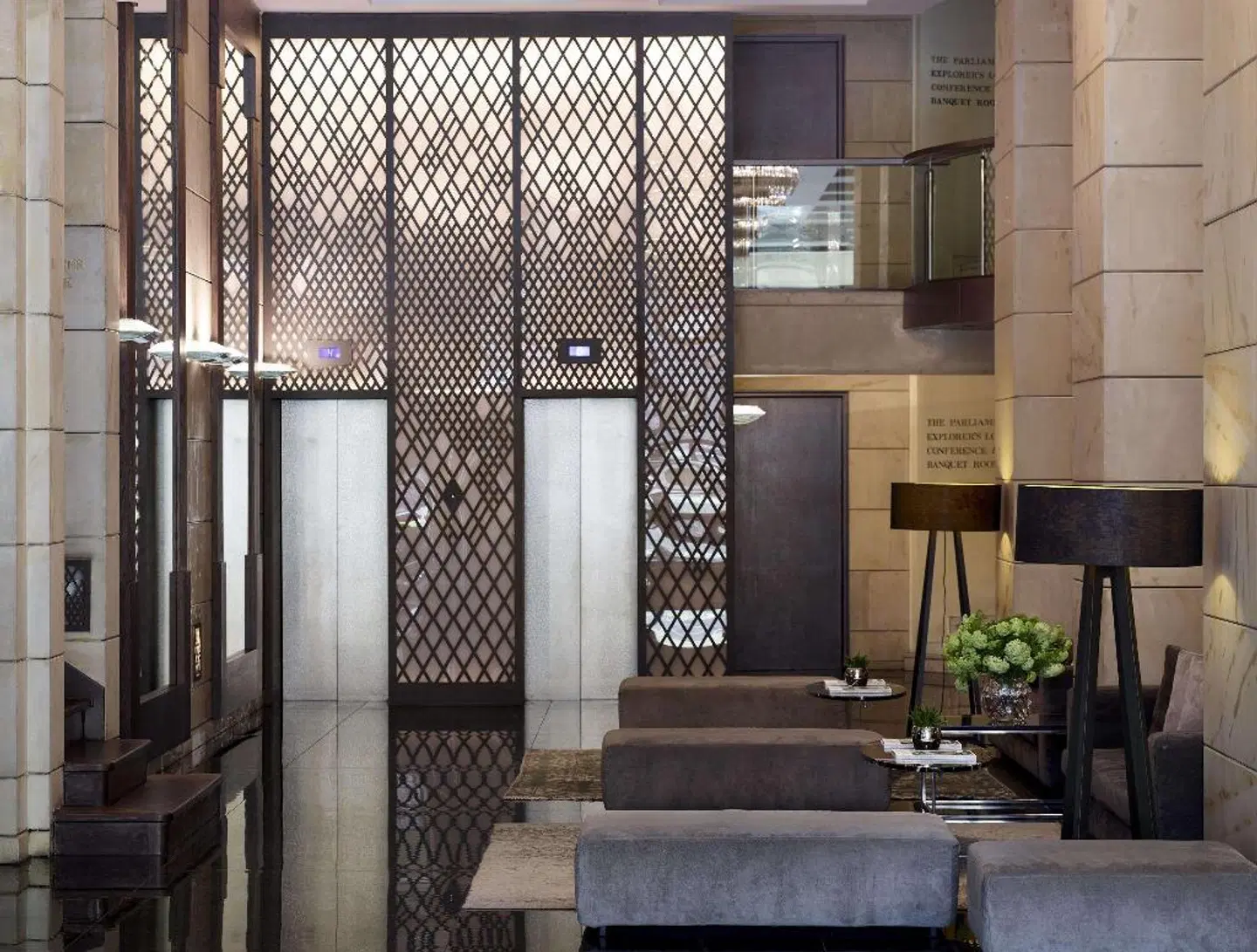 NJV Athens Plaza Terrasse