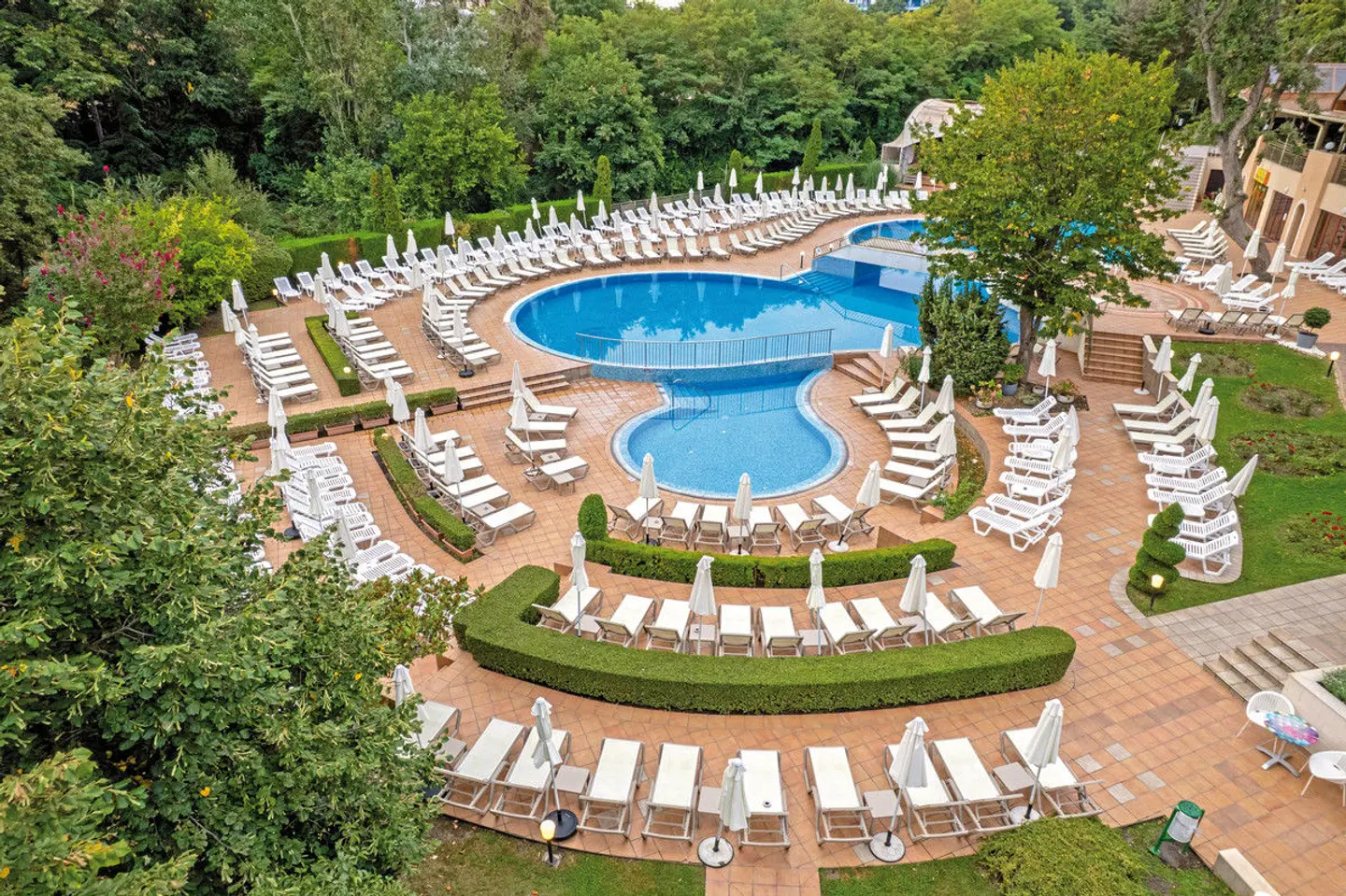 Kristal OUTDOOR_POOL