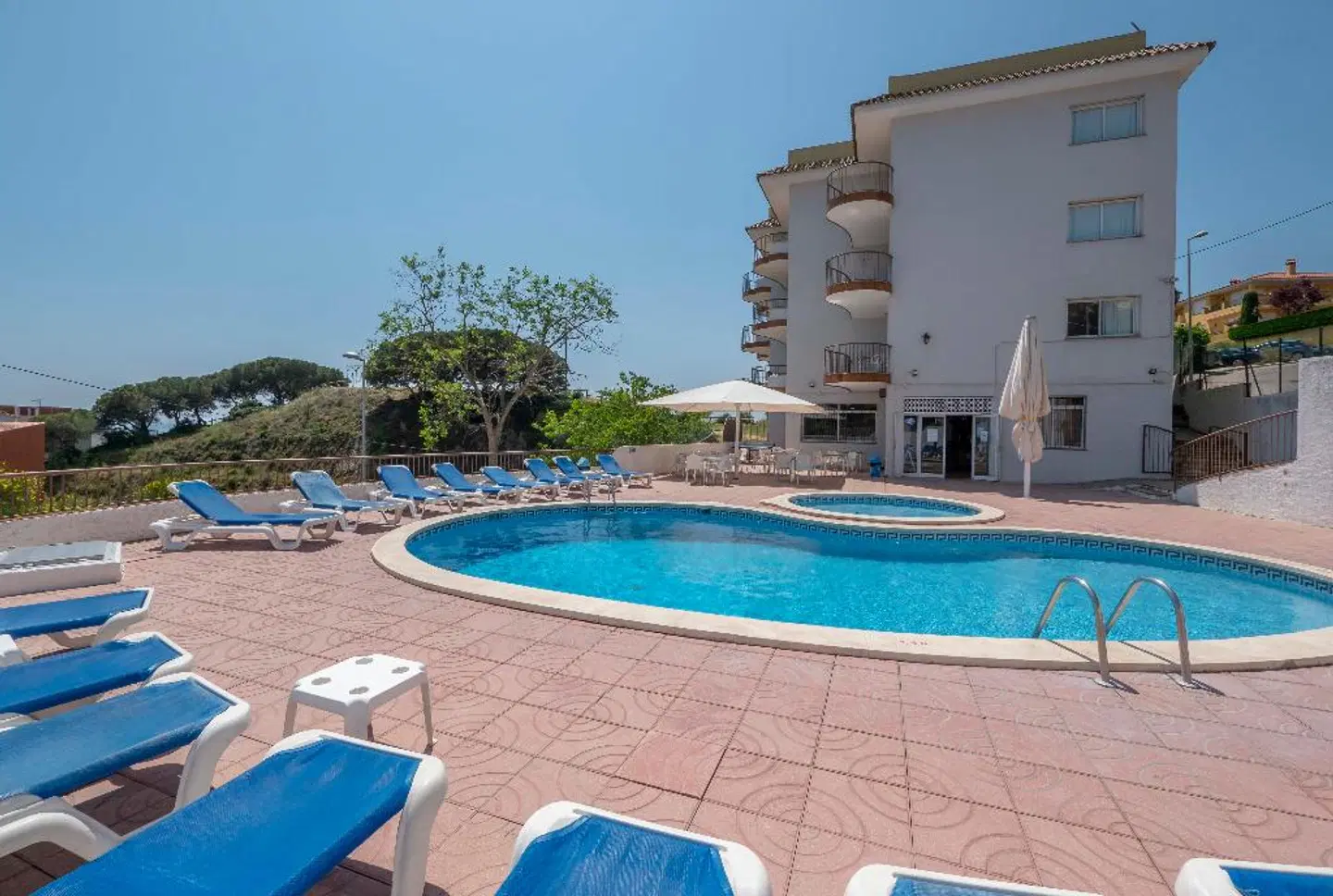 Apartamentos AR Muntanya Mar OUTDOOR_POOL