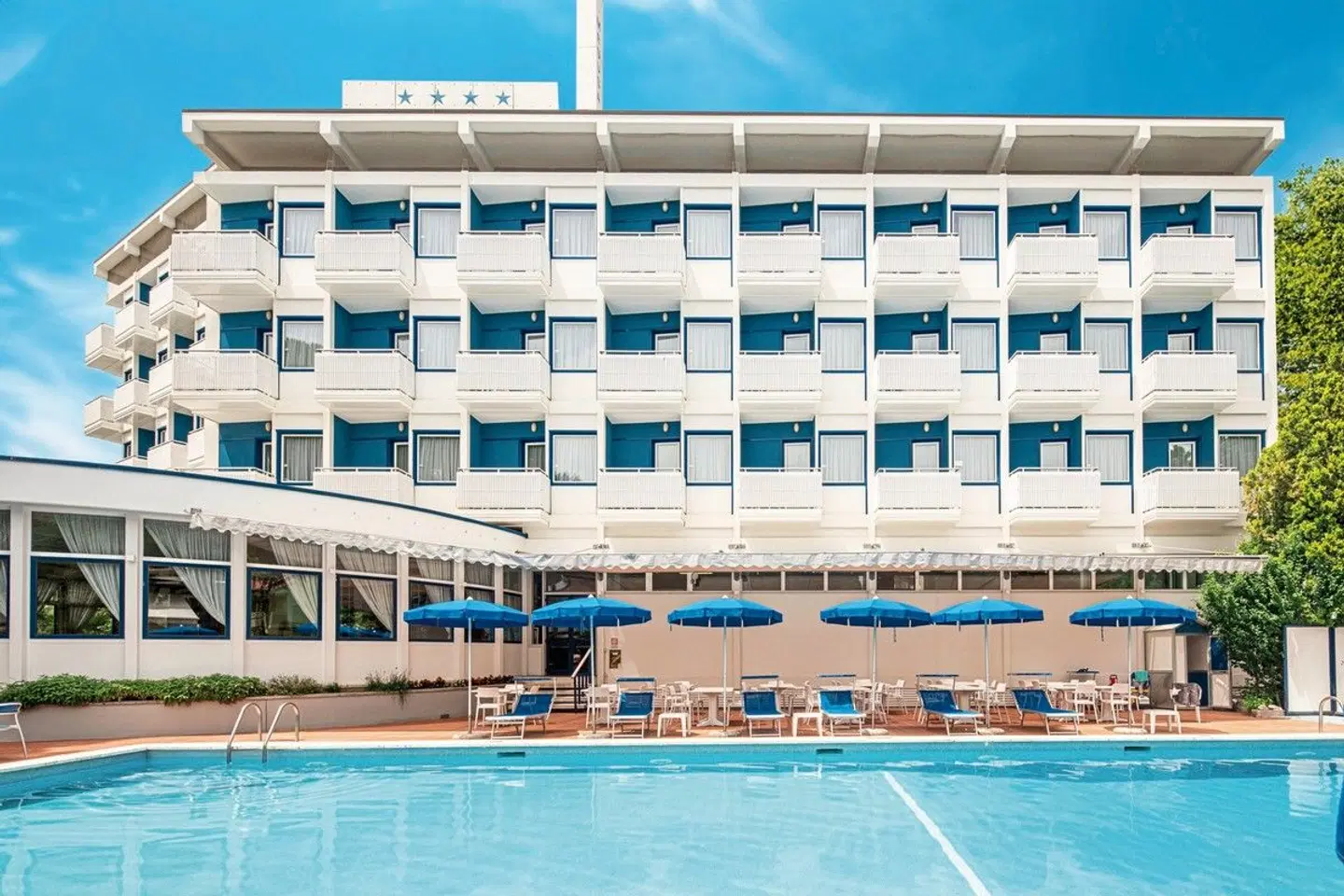 Medusa Splendid EXTERIOR