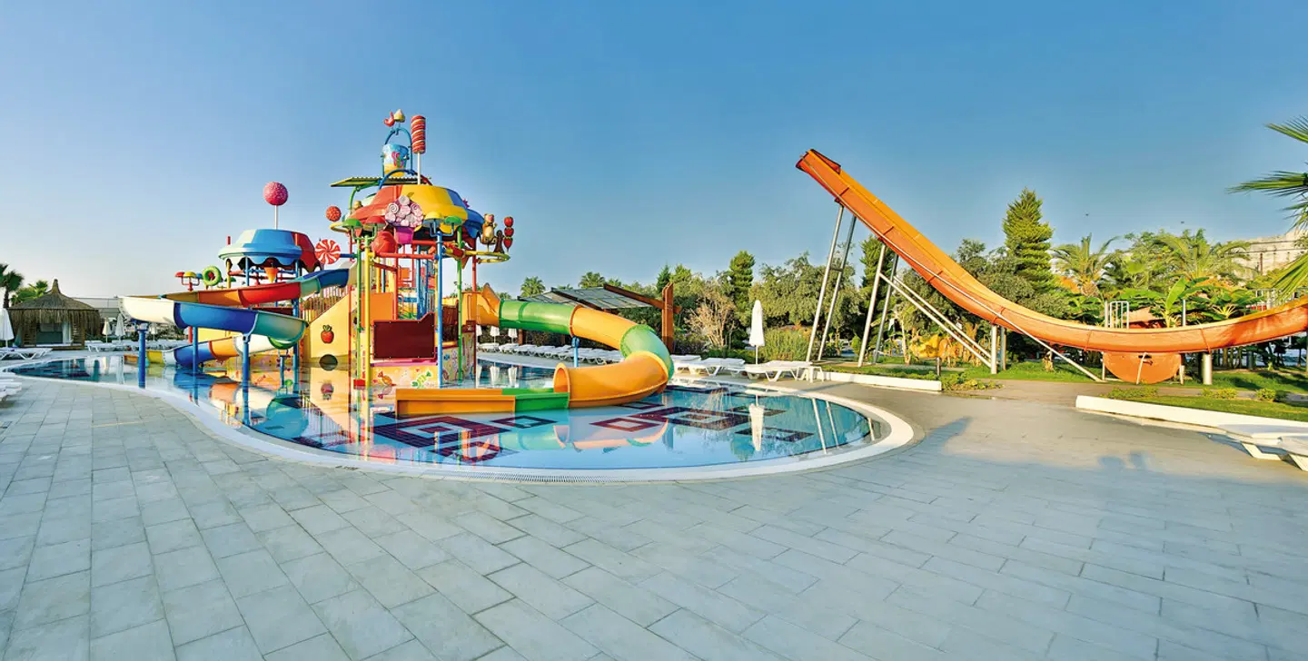 Saturn Palace Resort OUTDOOR_POOL