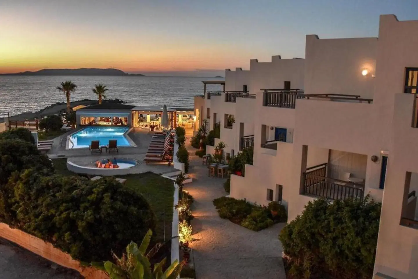 Yria Beach Hotel EXTERIOR