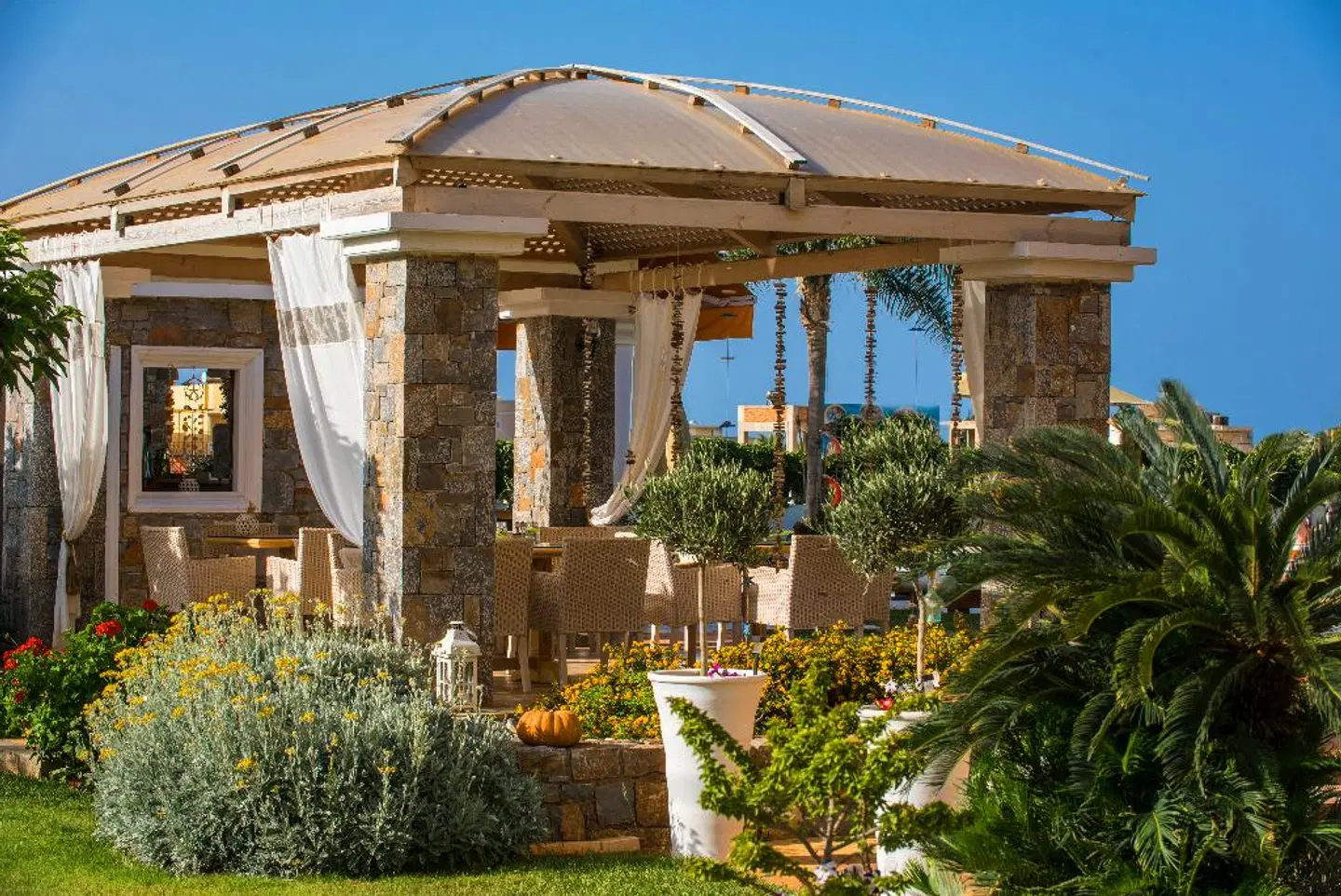 Socrates Hotel Apartments Terrasse