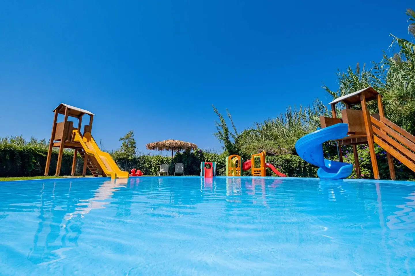 May Beach OUTDOOR_POOL