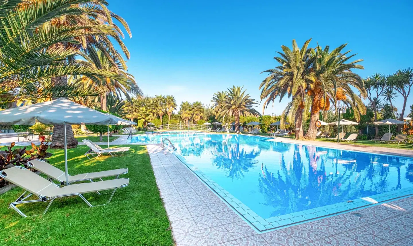 May Beach OUTDOOR_POOL