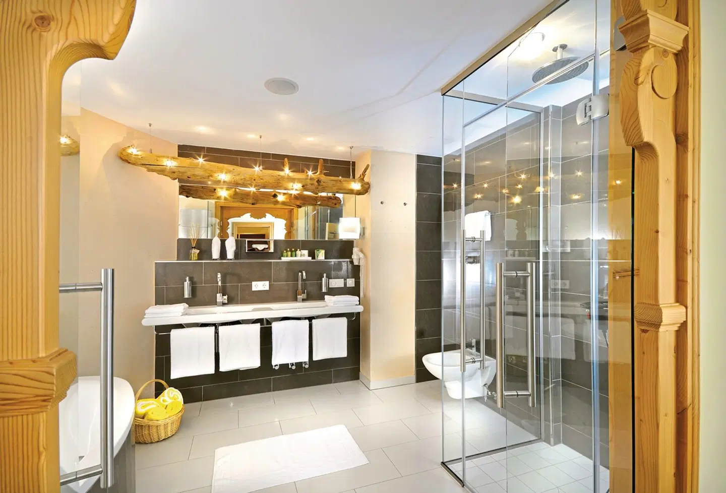 Hotel Alpine Palace Bar