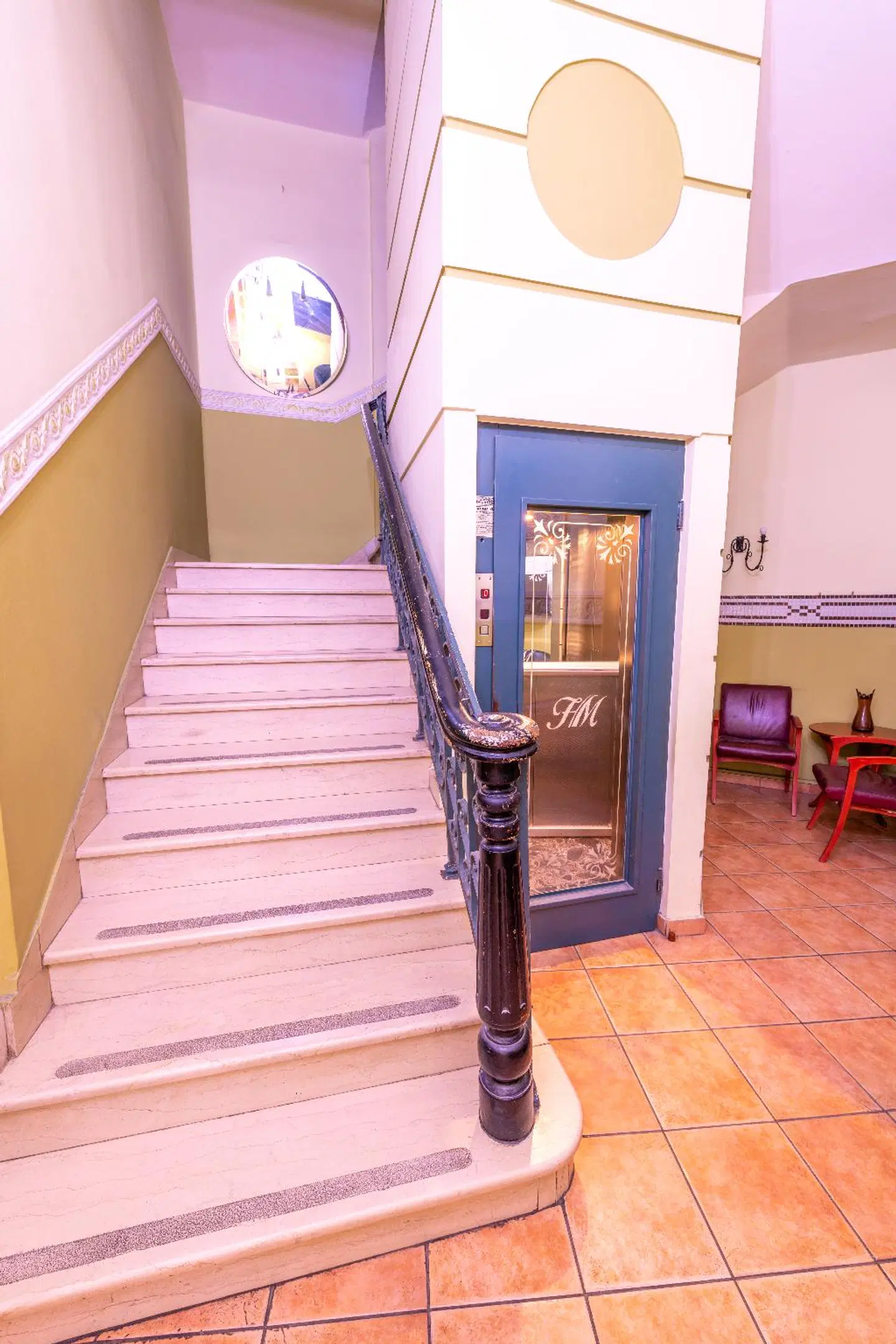 Metropolis Hotel PEOPLE