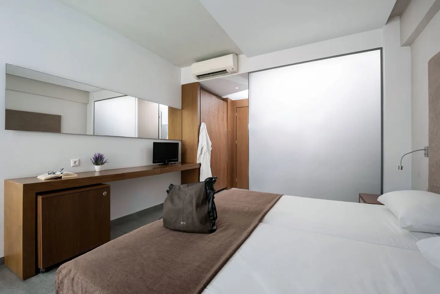 Oktober Downtown Boutique Hotel ROOM_EXAMPLE