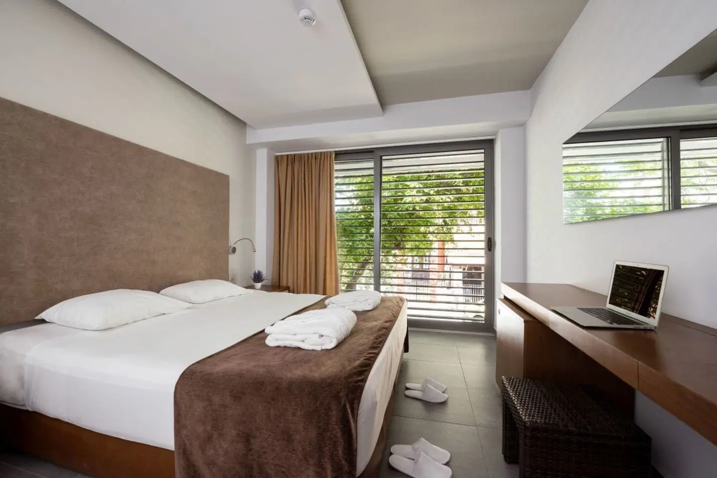 Oktober Downtown Boutique Hotel ROOM_EXAMPLE