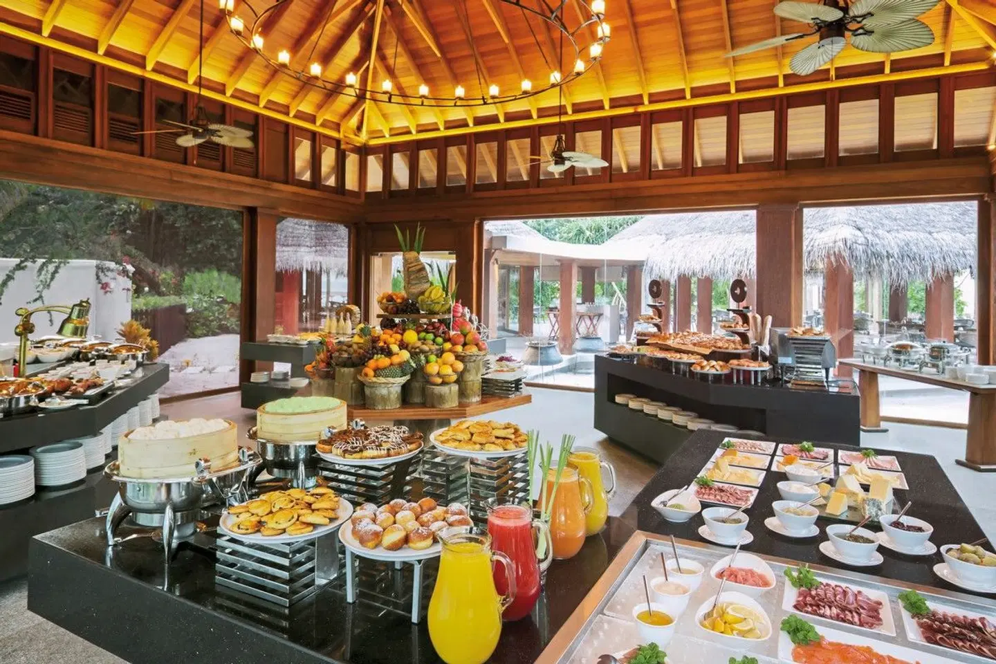 Dusit Thani Maldives Restaurant