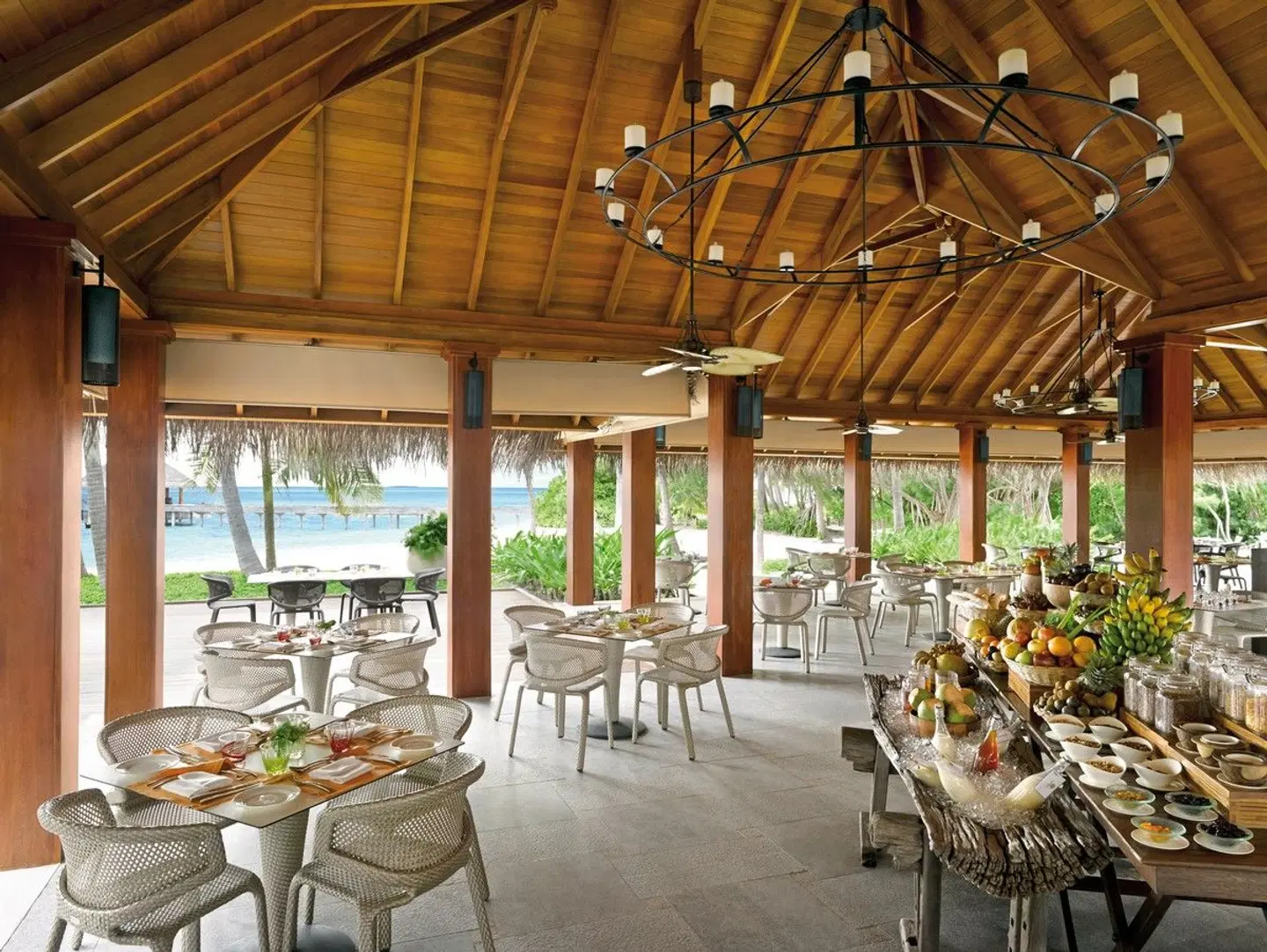 Dusit Thani Maldives Restaurant