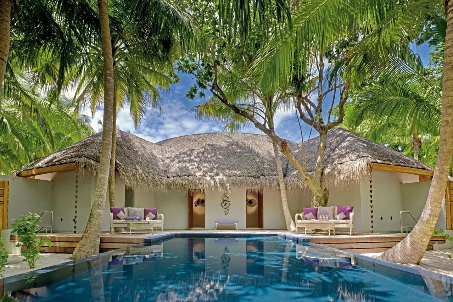 Dusit Thani Maldives OUTDOOR_POOL