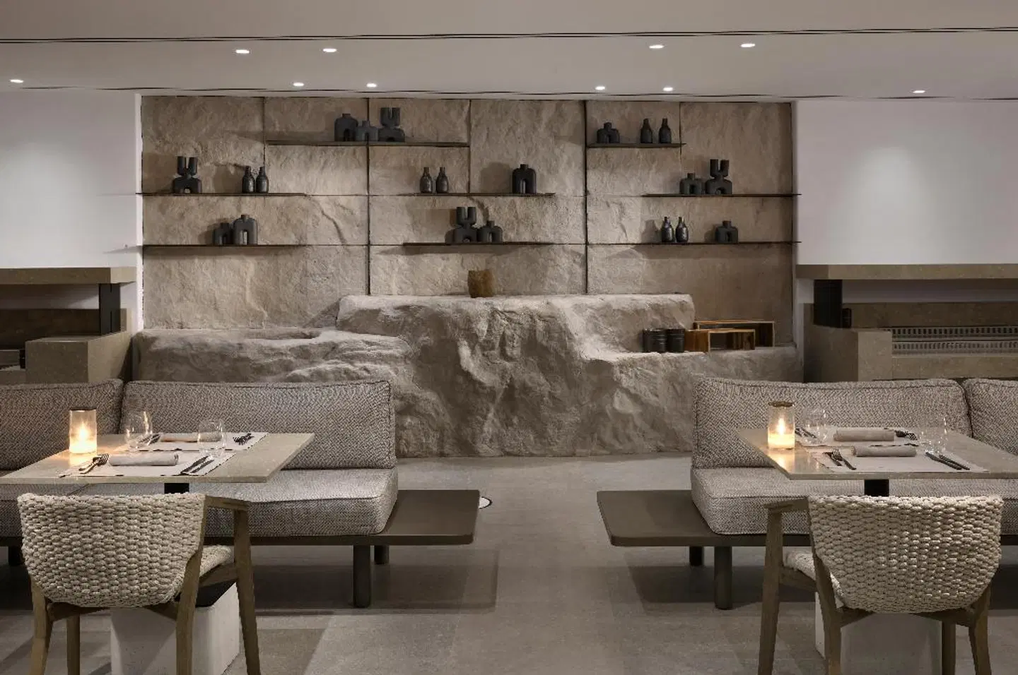 Aeonic Suites & Spa Bar