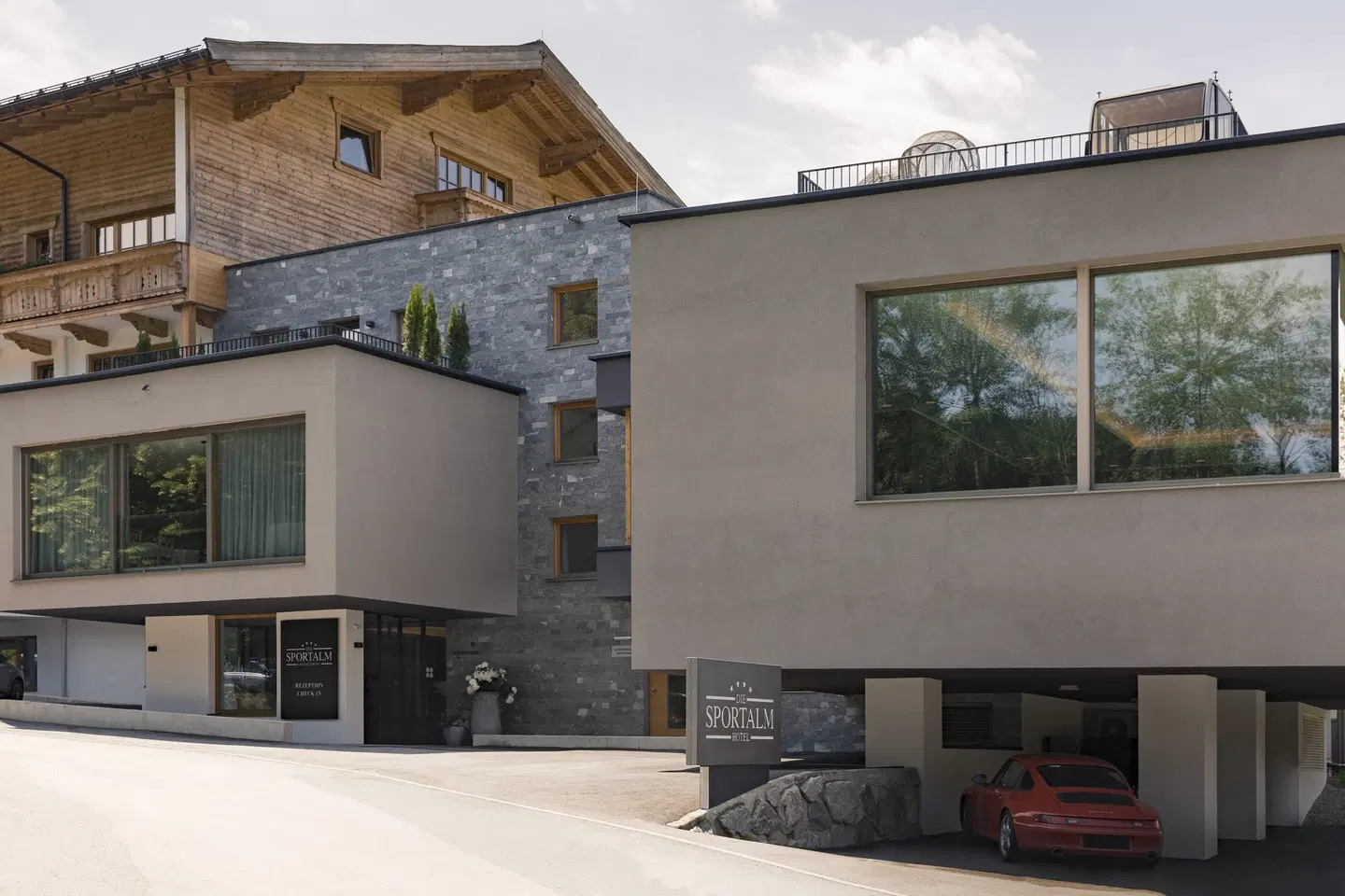 Minglers Sportalm EXTERIOR