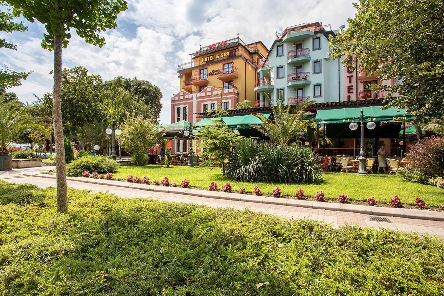 Saint George Hotel & Spa EXTERIOR