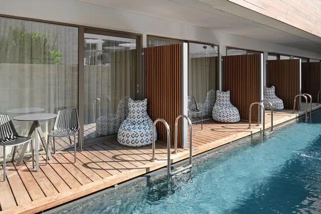 Ikones Seafront Luxury Suites Hallenbad