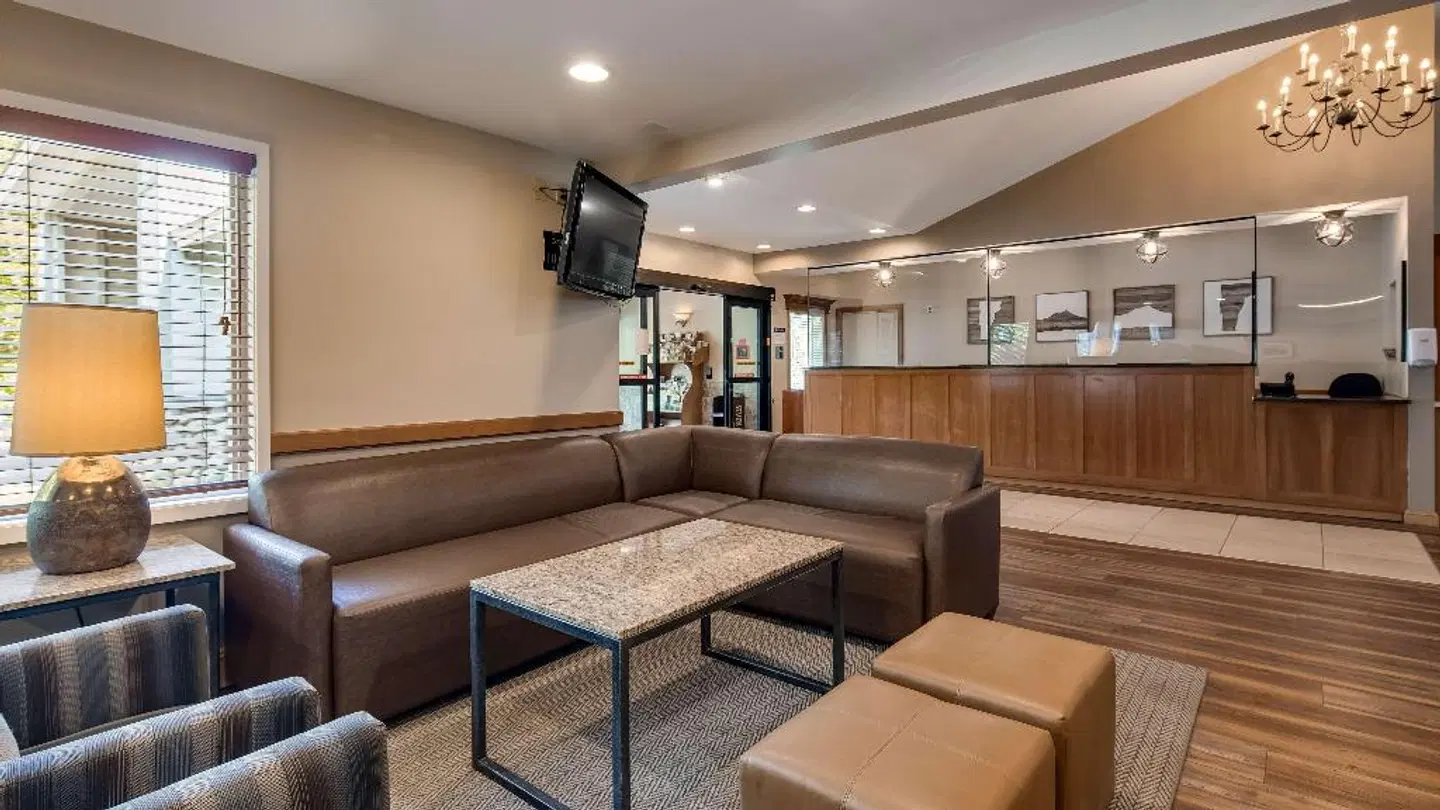 Best Western Plus Windjammer Inn & Conference Center LOUNGE_LOBBY
