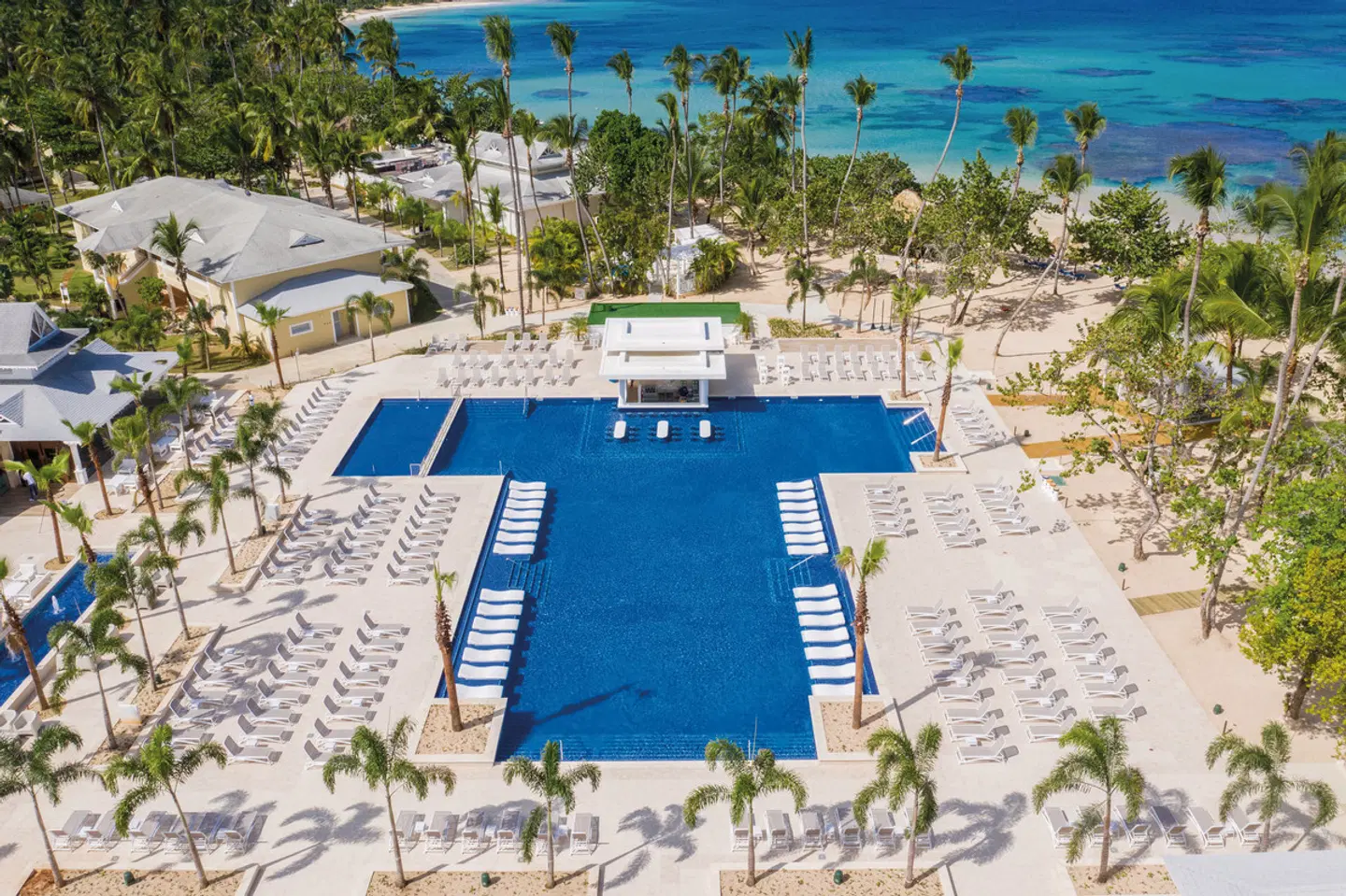 Bahia Principe Grand El Portillo OUTDOOR_POOL