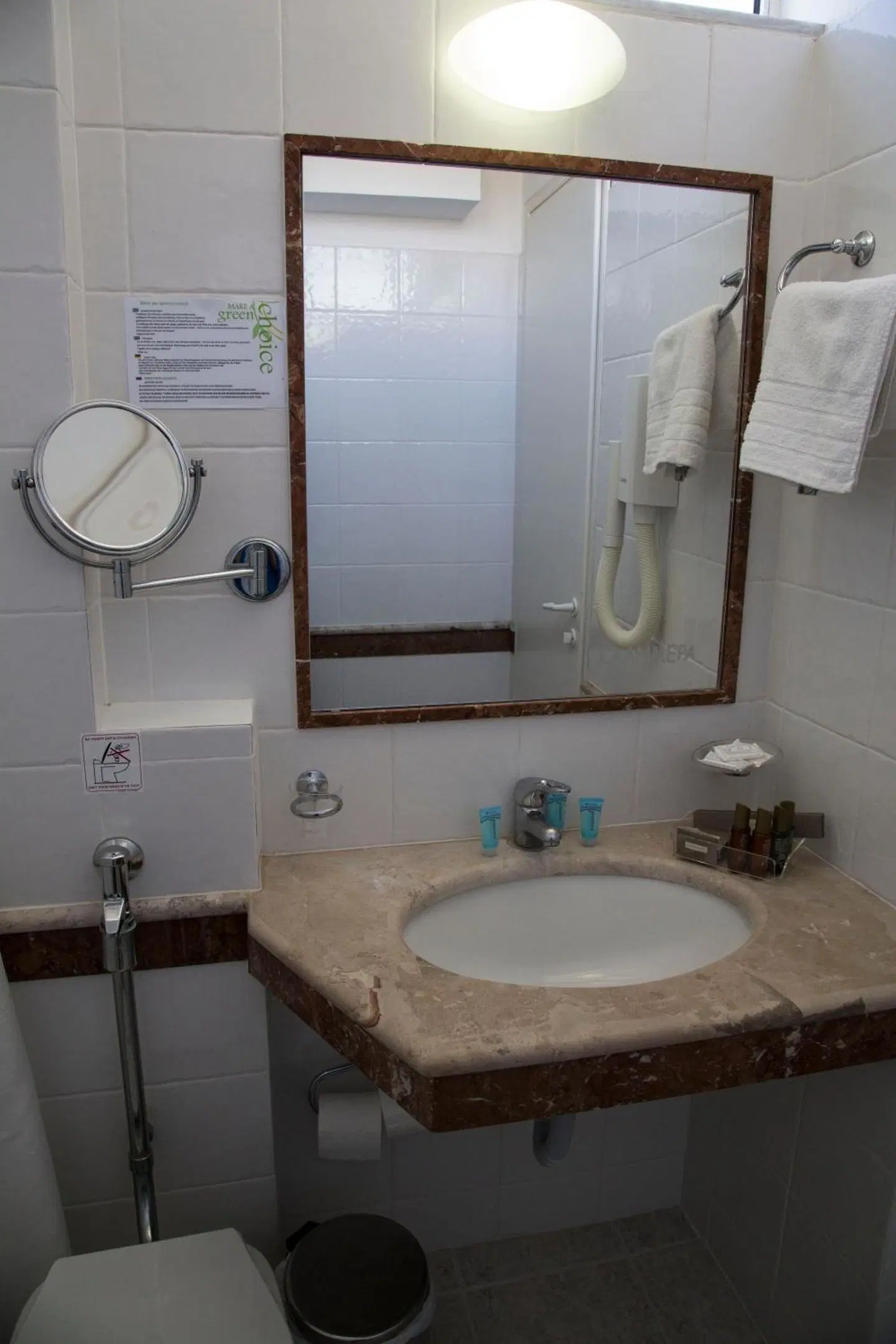 Tolon Holidays Hotel Badezimmer