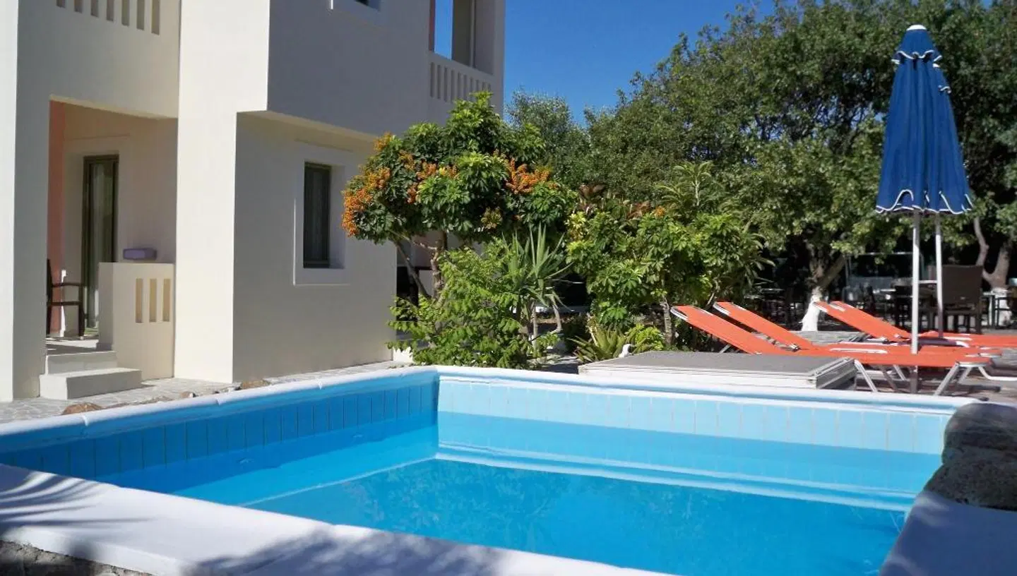 Aphrodite Hotel & Suites OUTDOOR_POOL