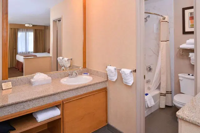 The Best Western PLUS Pavilions Badezimmer