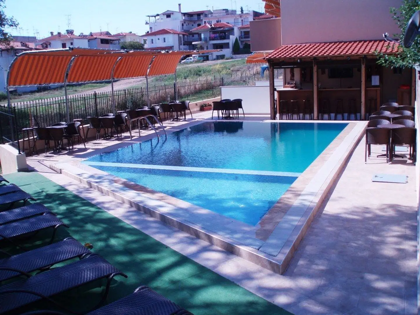 4-You Apartments OUTDOOR_POOL