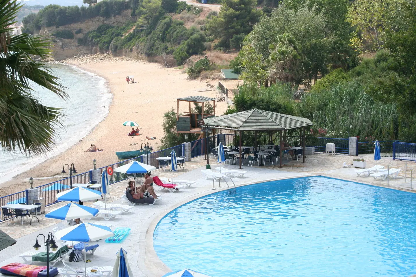 Hotel Golden Sun OUTDOOR_POOL