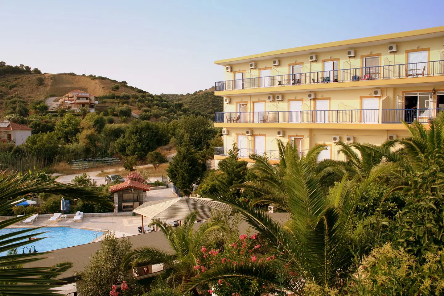 Hotel Golden Sun EXTERIOR